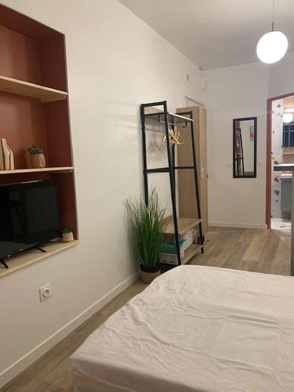 Location Appartement Studio entièrement rénové Nice
