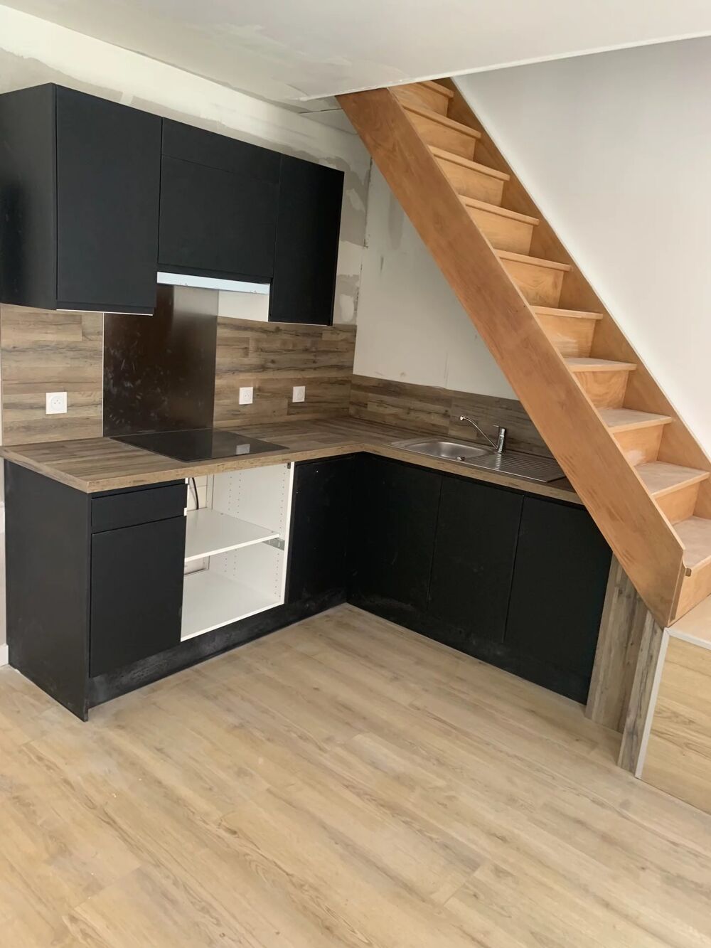 Appartement duplex 1ch, rénové, centre-ville