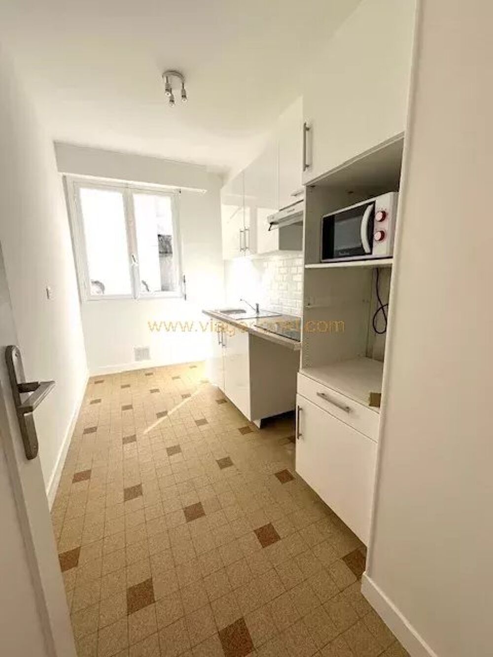 Vente Appartement Réf. annonce : 9896.C -  VIAGER LIBRE PAR PERCEPTION DES LOYERS Nice