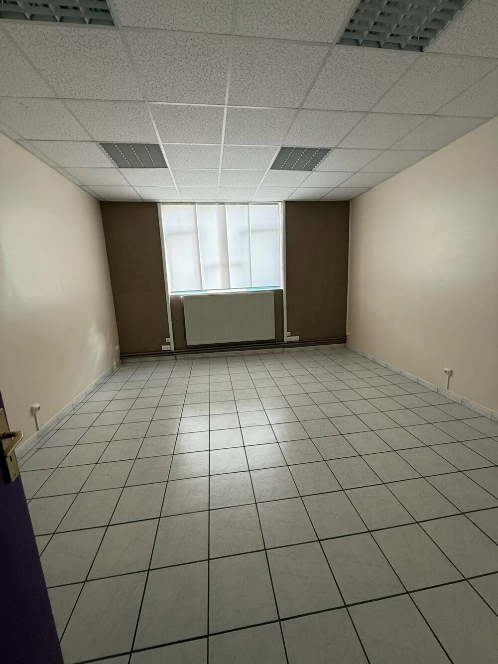   À LOUER : BUREAUX PROFESSIONNELS 126 m² + PARKING PRIVATIF ! Saint-quentin