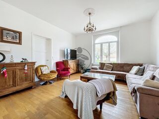  Maison  vendre 8 pices 229 m