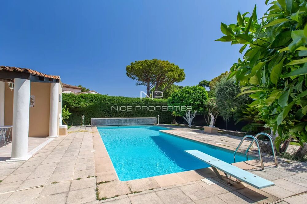 Domaine fermé du Castellet, superbe villa néo-provençale avec pi