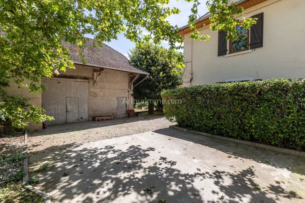 Vente Maison Maison 3 chambres, 140 m� + d�pendances, sur 6200 m� V�zeronce-curtin