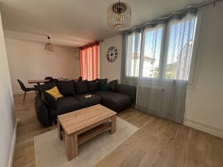  Appartement à louer 3 pièces 64 m²