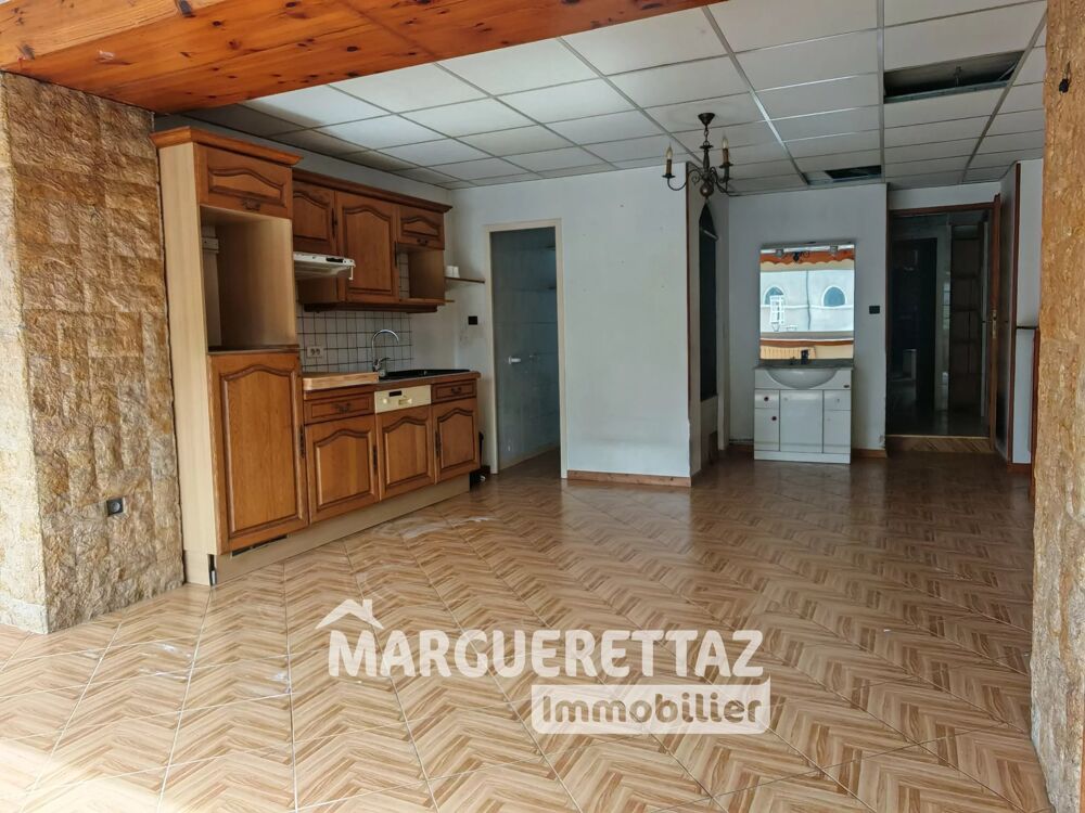 Vente Appartement Appartement 2 pièces de 71,6 m² à rénover – 1er étage – Au cœur Taninges