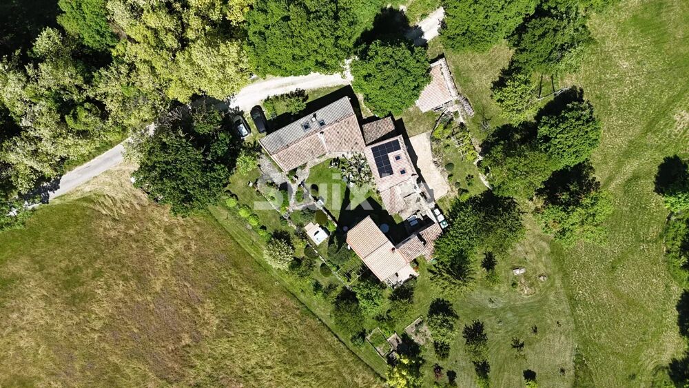 Ancienne ferme rénovée avec Gîte et terrain 7500m2