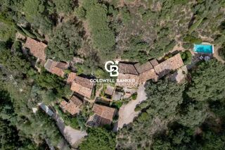  Villa � vendre 15 + pi�ces 610 m�