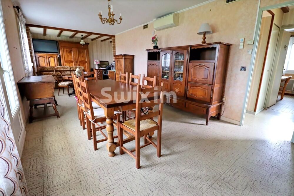 Vente Maison Du calme, de l'espace et un potentiel à révéler sur un terrain d Saint-maurice-en-rivière
