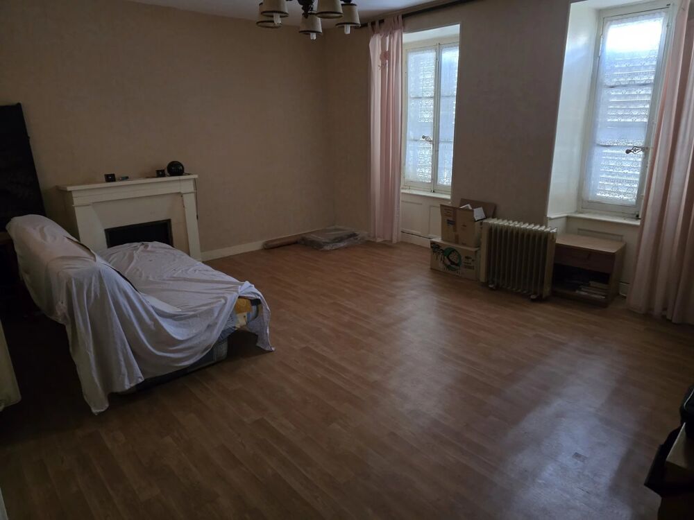 GRANDE MAISON DIVISIBLE A RENOVER AVEC PETITE COUR