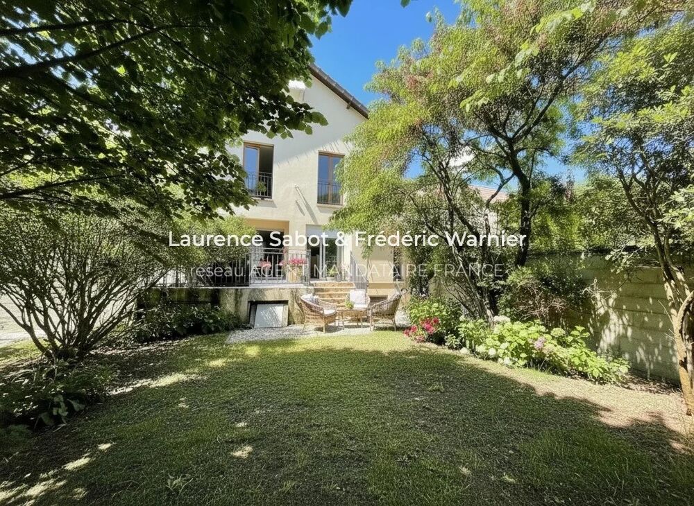 Vente Maison EXCLUSIVITÉ - MAISON DE CHARME 216 M² - FAMILIALE, BEAUX VOLUMES Rueil-malmaison