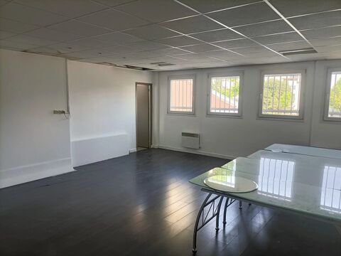 IVRY-SUR-SEINE BUREAUX 70,60 M&sup2; 1525 94200 Ivry-sur-seine