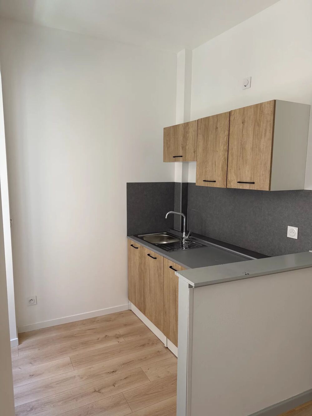 Location Appartement Studio rénové à louer – Pas de frais d'agence Brioude