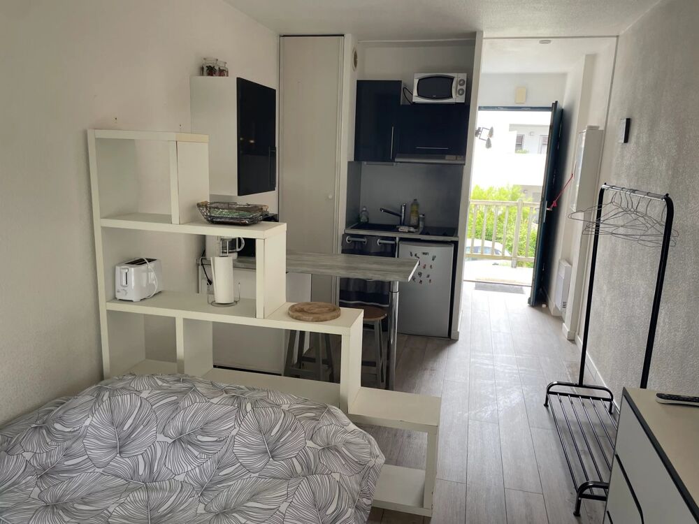 Location Appartement Studio meublé 20m² disponible le 1/09/2026 proche hôpital La rochelle