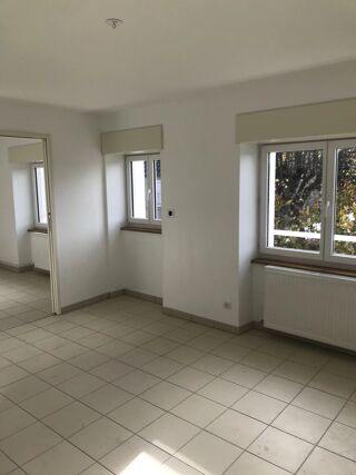  Appartement à louer 4 pièces 77 m²