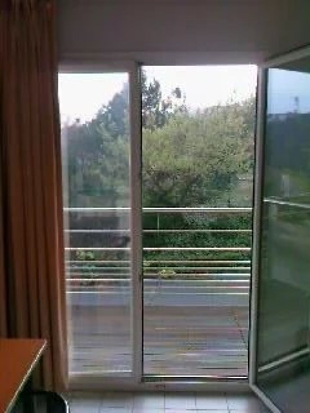 Location Appartement Meublé: Studio avec parking et balcon Valbonne