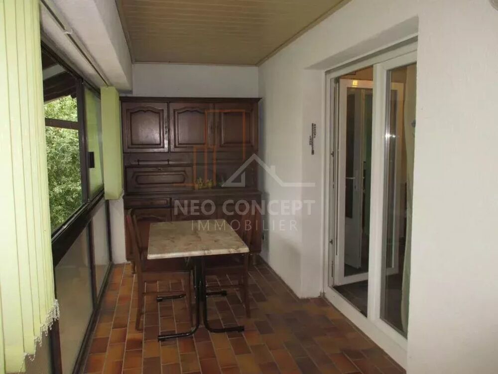 F2 entièrement meublé avec terrasse couverte