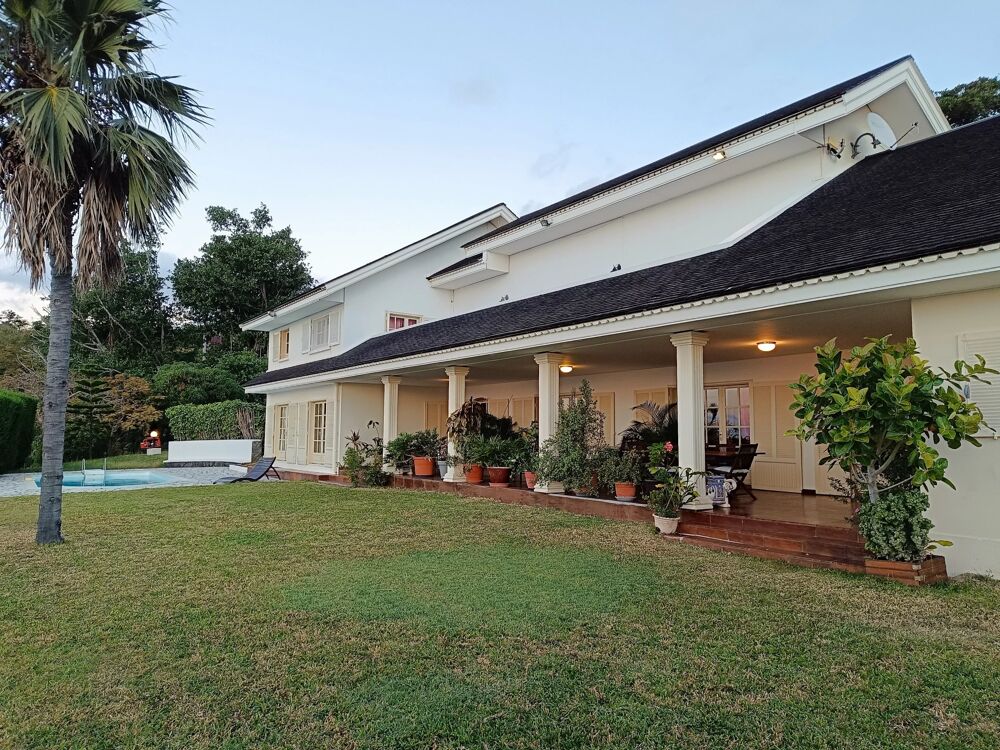 VILLA DE LUXE À LA MONTAGNE  VUE MER EXCEPTIONNELLE