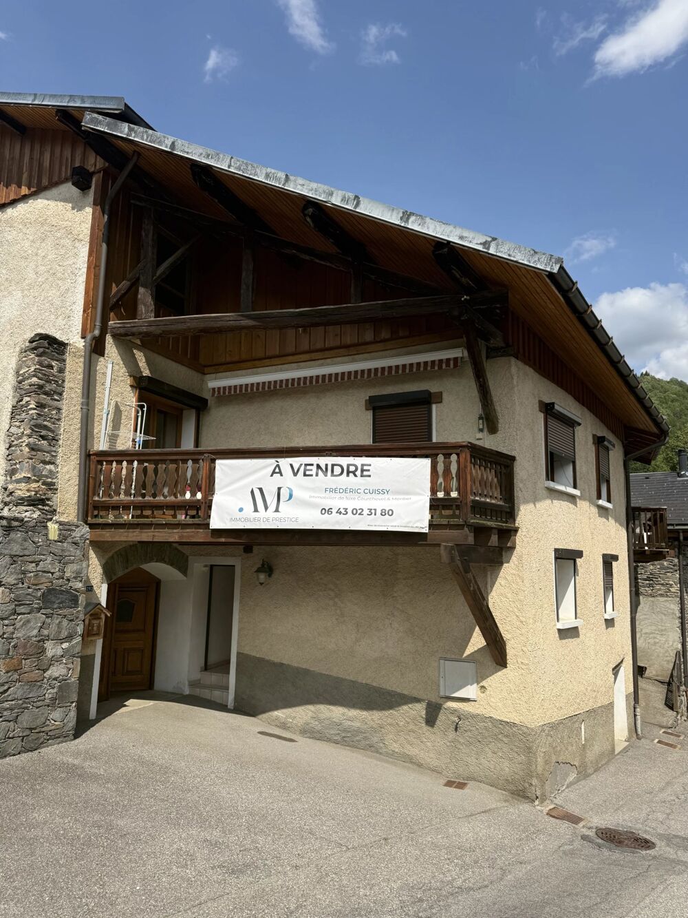 EXCLUSIVITÉ - CHARMANTE MAISON DE VILLAGE 3 CHAMBRES À BOZEL