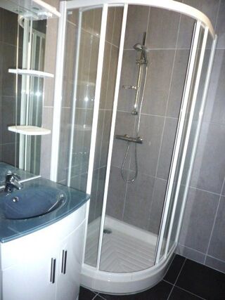  Appartement à louer 5 pièces 90 m²