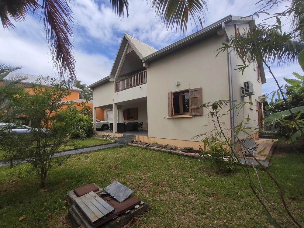 Maison - 8 pièces - 220 m²