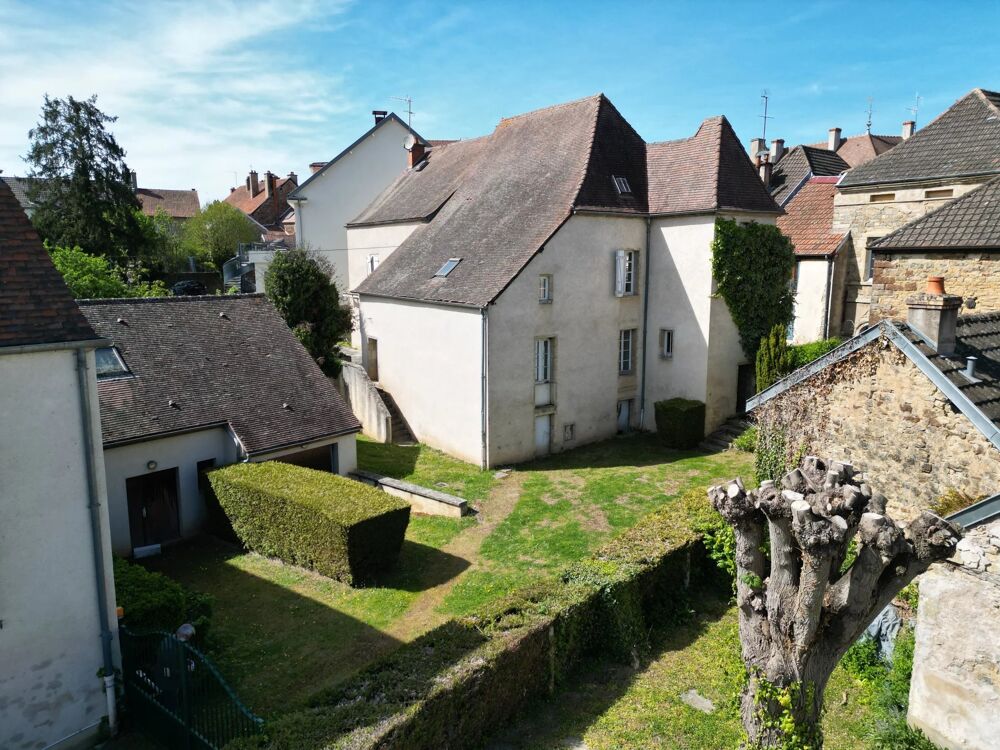 AUXOIS: Maison de caractère 240 m² avec 6 chambres