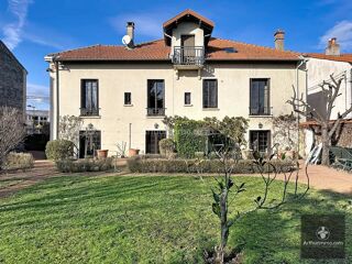  Maison � vendre 9 pi�ces 220 m�