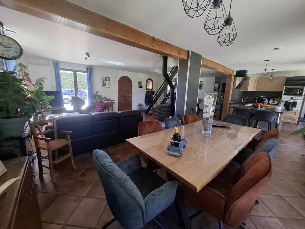SPACIEUCE MAISON DE 155 M² À CRITOT, 4 CHAMBRES