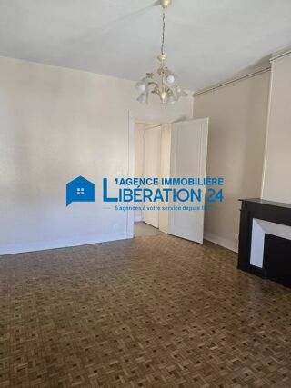  Appartement à louer 5 pièces 82 m²