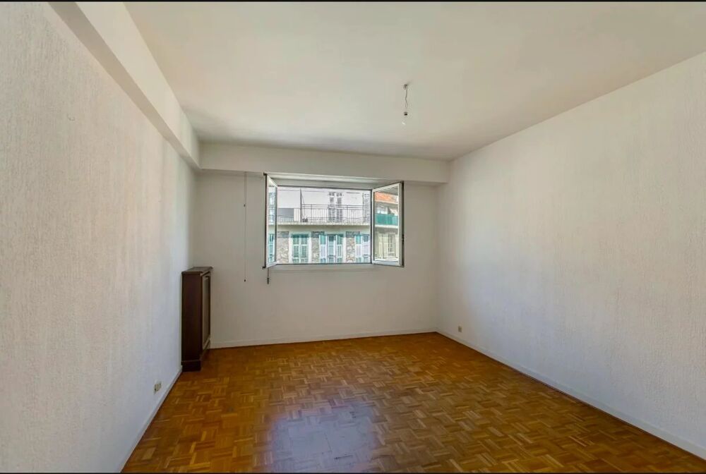 Vente Appartement NICE LE PORT : 3 Pièces traversant Nice