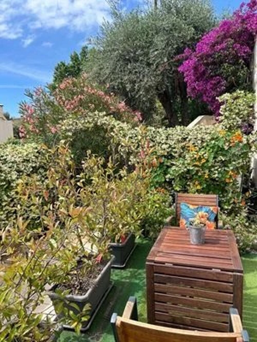 Location Appartement VENCE - Studio meublé de 40m2 avec terrasse et parking Vence