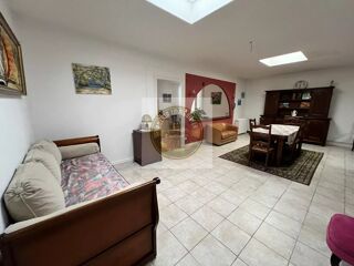  Immeuble  vendre 11 pices 350 m