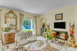  Villa à vendre 8 pièces 300 m²