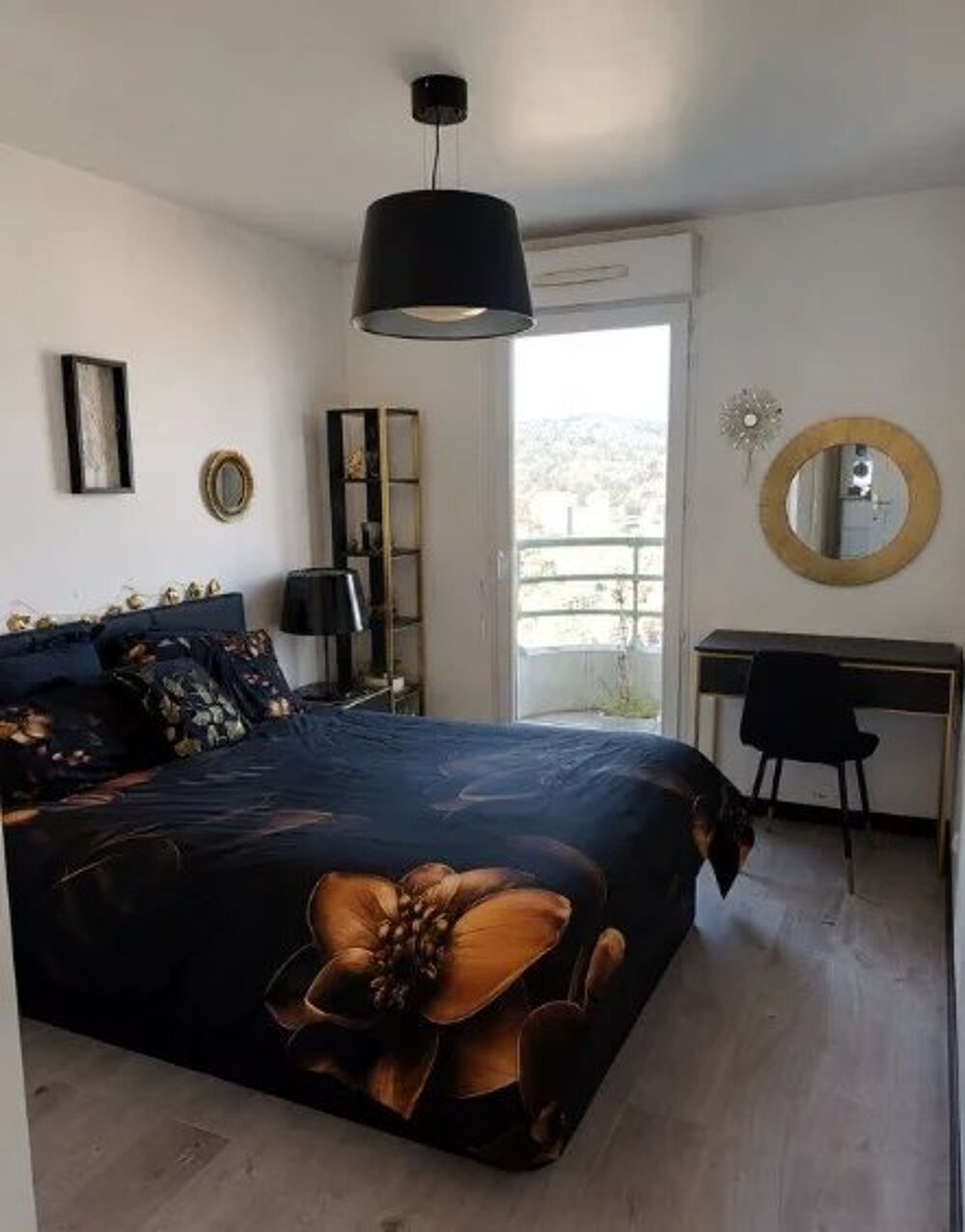 Location Appartement Deux pièces de 54m² avec cave, garage et piscine Nice