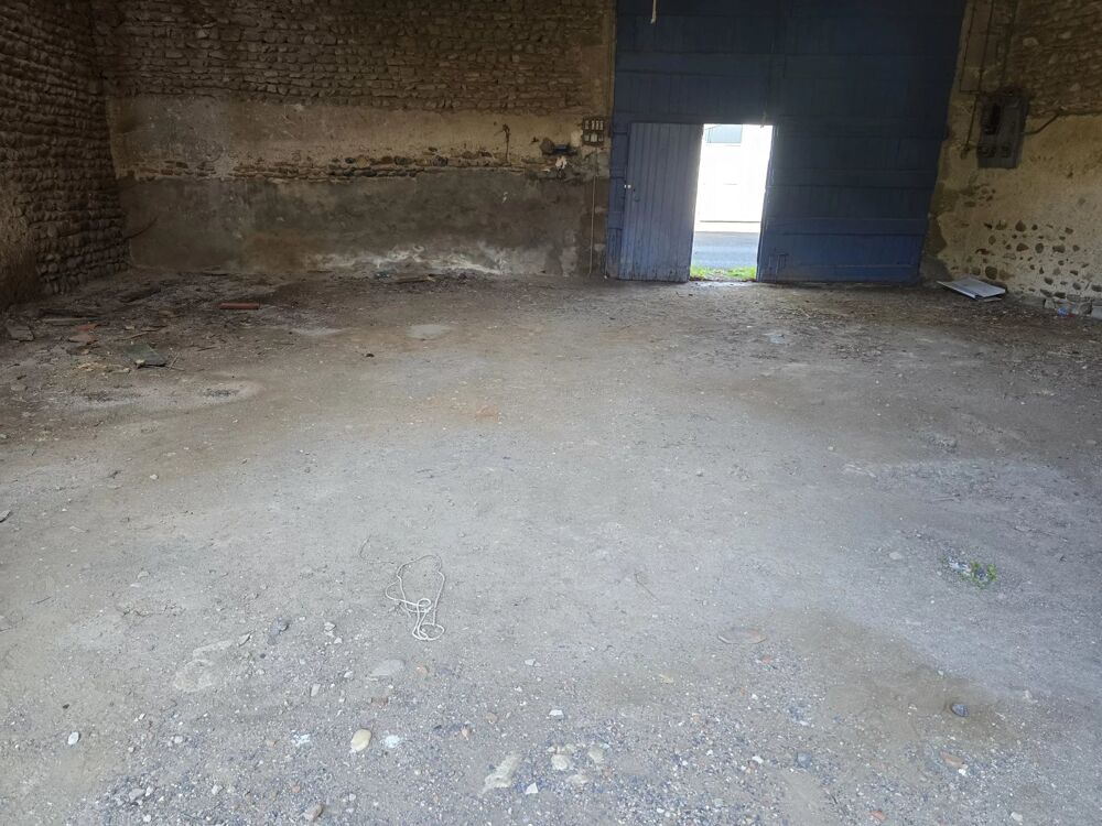 ENSEMBLE IMMOBILIER EN PIERRES A RENOVER