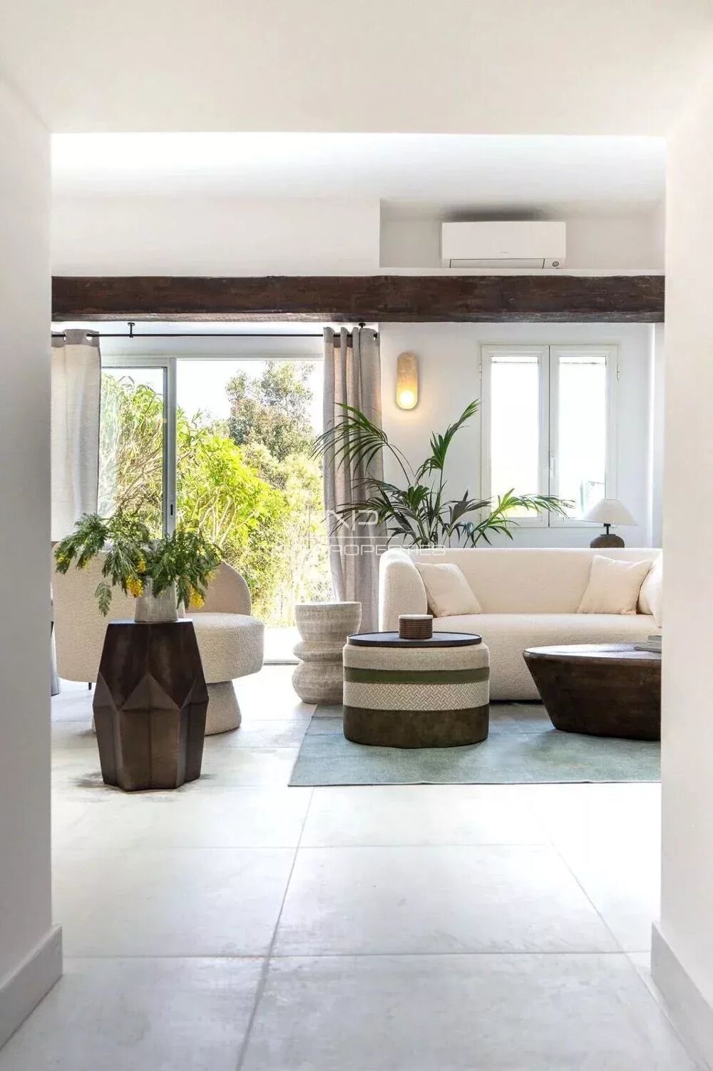 Vente Maison Villa – Élégance avec vue mer dans une résidence privée à Cannes Cannes