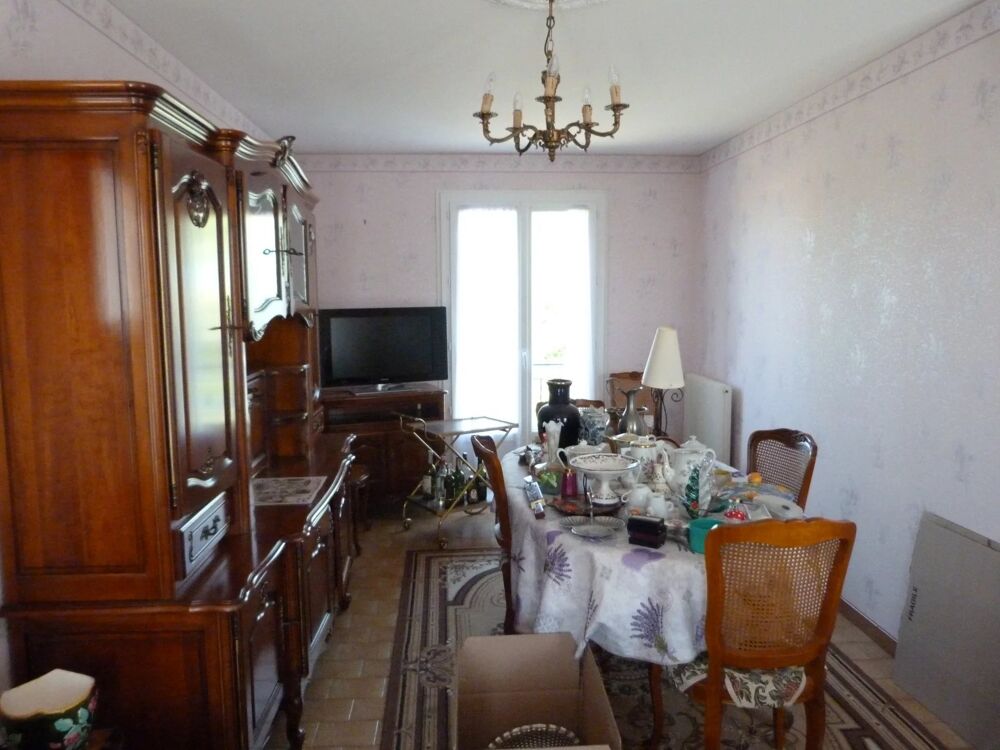 Vente Maison Mehun sur Yèvre : Maison non mitoyenne T.4 - 3 chambres . Mehun-sur-yèvre
