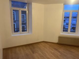  Appartement à louer 5 pièces 109 m²