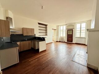  Appartement à louer 3 pièces 89 m²