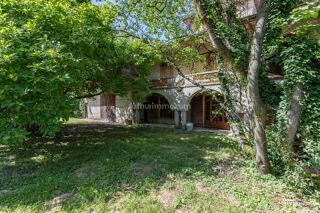  Maison à vendre 8 pièces 230 m²