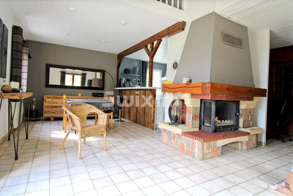 Maison familiale avec terrain de 1 500 m², fort potentiel d'amé