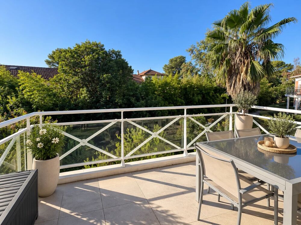 Vente Appartement EXCLUSIVITÉ – APPARTEMENT 3 PIÈCES AVEC GARAGE Saint-raphaël