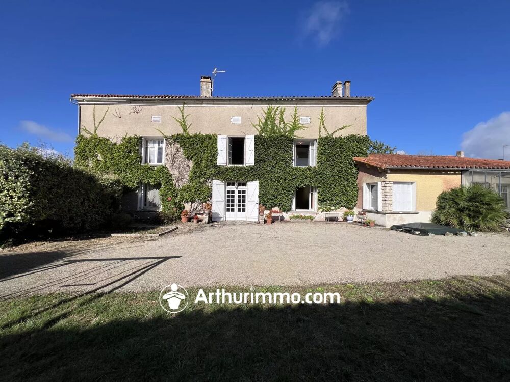 Vente Maison Grande maison de village de 259 m² à Villiers-Couture Villiers-couture