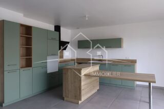  Appartement à louer 3 pièces 80 m²