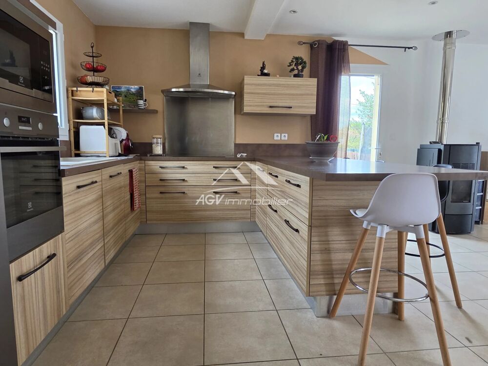 Vente Maison Maison individuelle, proche commodités, 4 chambres Saint-privat-des-vieux