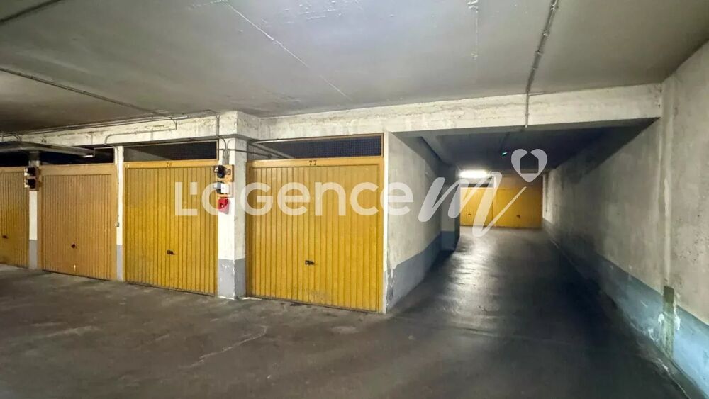 Vente Parking/Garage NICE horloge de Cessole  -- BOX Garage fermé Nice