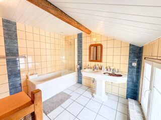  Maison  vendre 7 pices 271 m