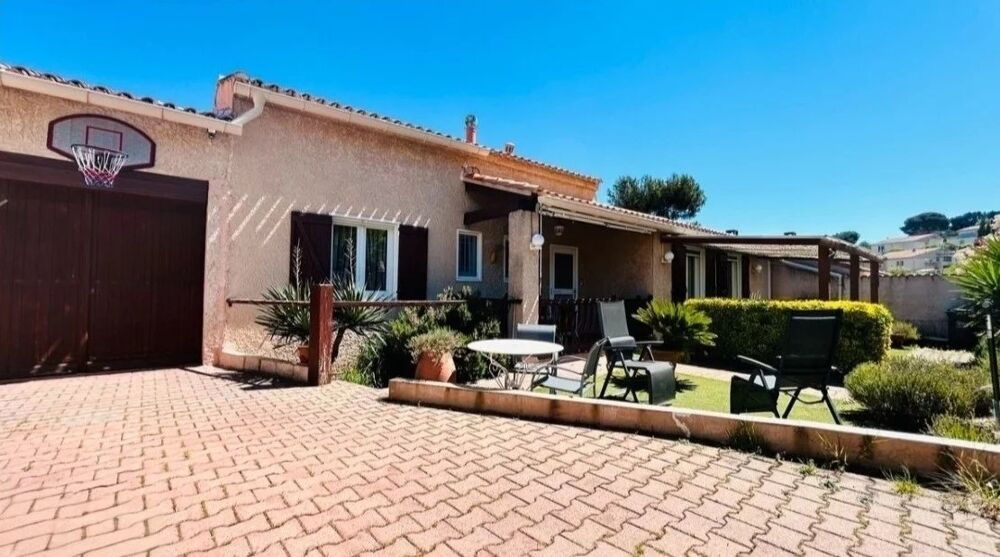 Vente Villa À VENDRE – MAISON FAMILIALE AVEC FORT POTENTIEL D'AMÉNAGEMENT – Les pennes-mirabeau
