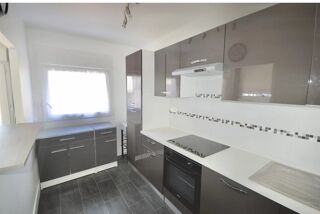  Appartement à louer 2 pièces 45 m²