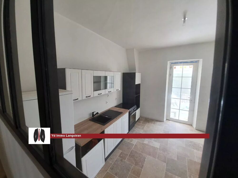 Location Appartement LE TOURNE, MAISON DE VILLE, PIERRE, CACHET, 3 CH, TERRASSE. Le tourne