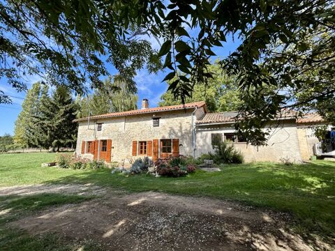 Charmante ferme en pierre rénovée dans de grands jardins 189000 Melle (79500)